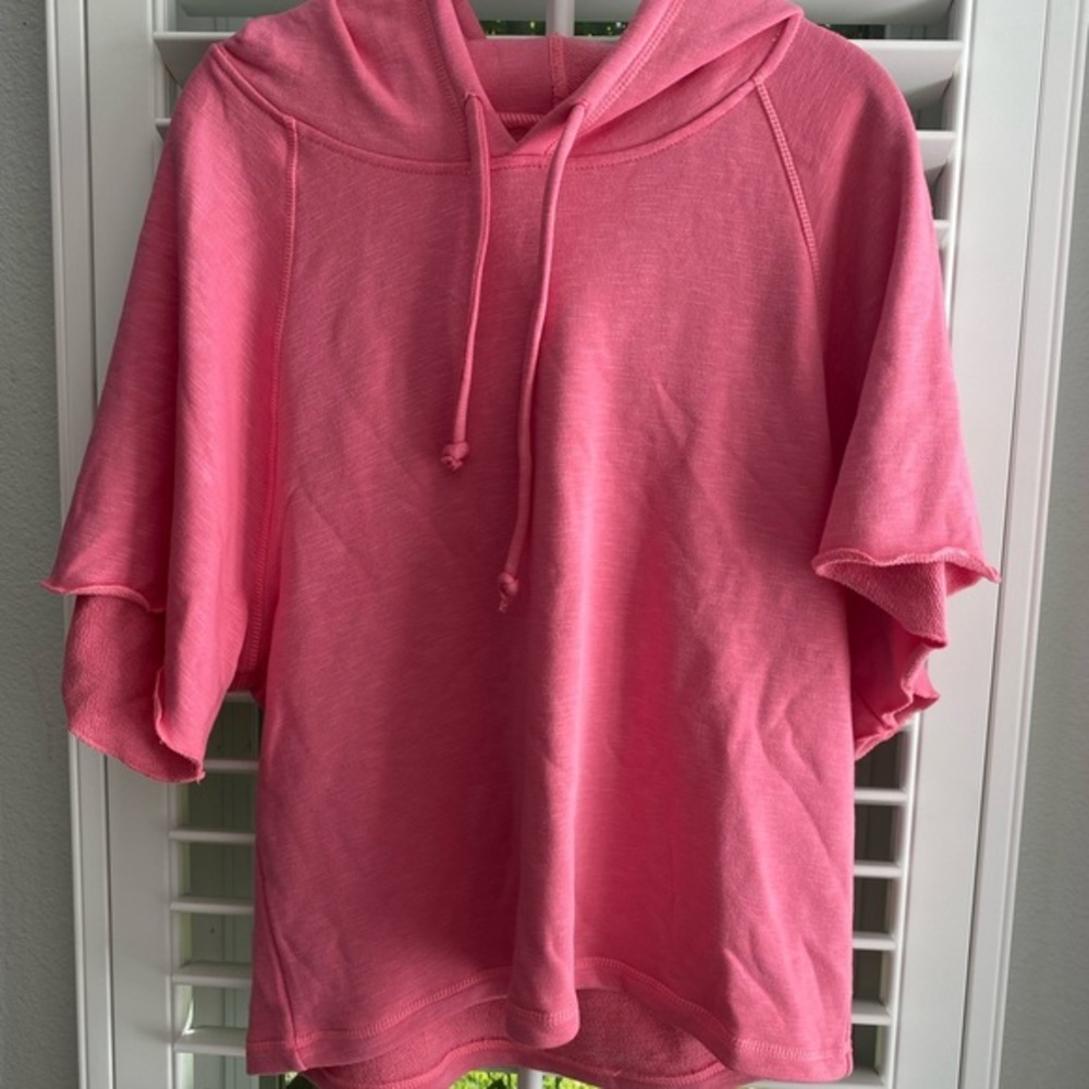 NWT! PINK slightly cropped/wide sleeved CHASER top - Picture 5 of 10